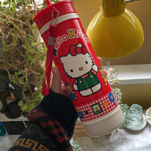 Vintage SANRIO Hello Kitty 1995 large plastic bottle container - Picture 10 of 10